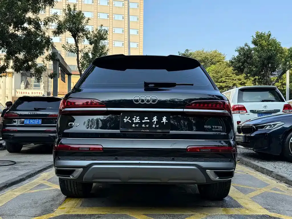 Audi Q7 2023 из CN, фото 5