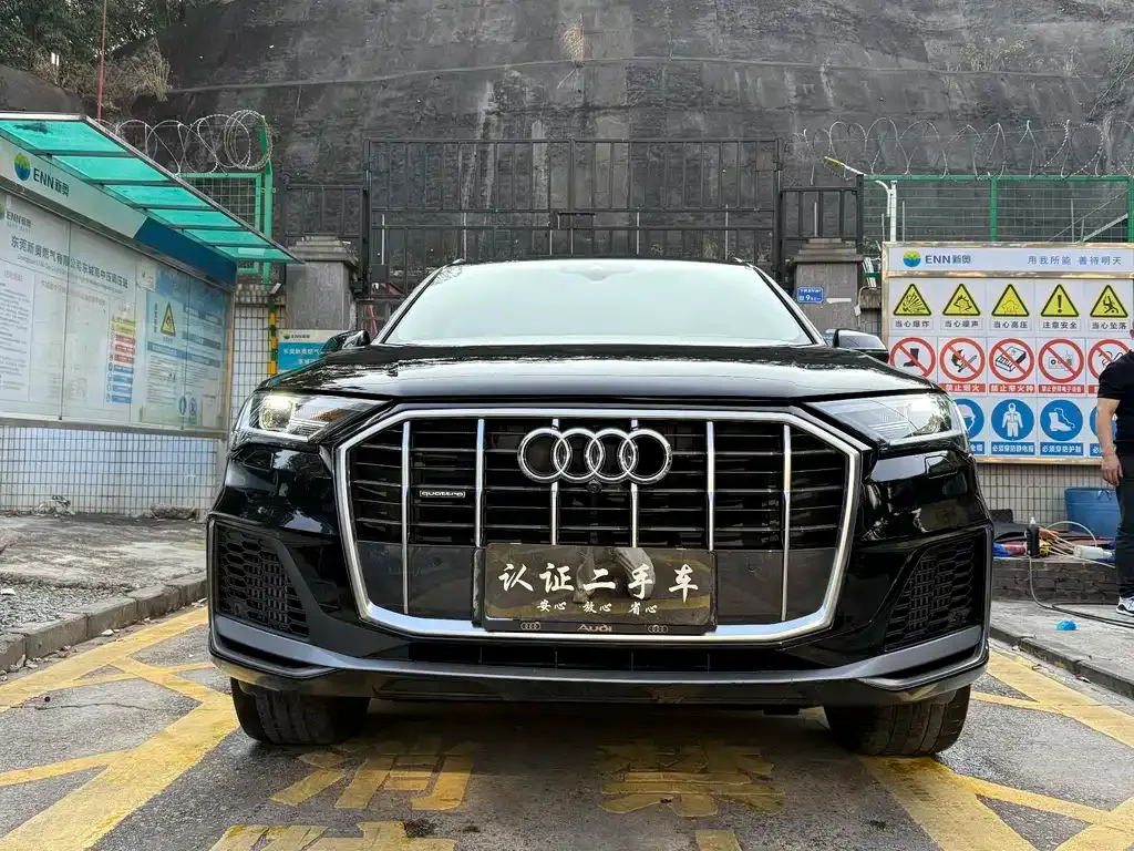 Audi Q7 2023 из CN, фото 6