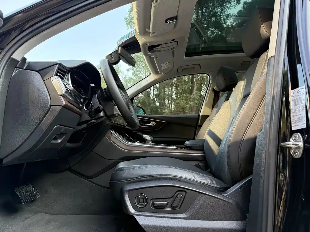 Audi Q7 2023 из CN, фото 8