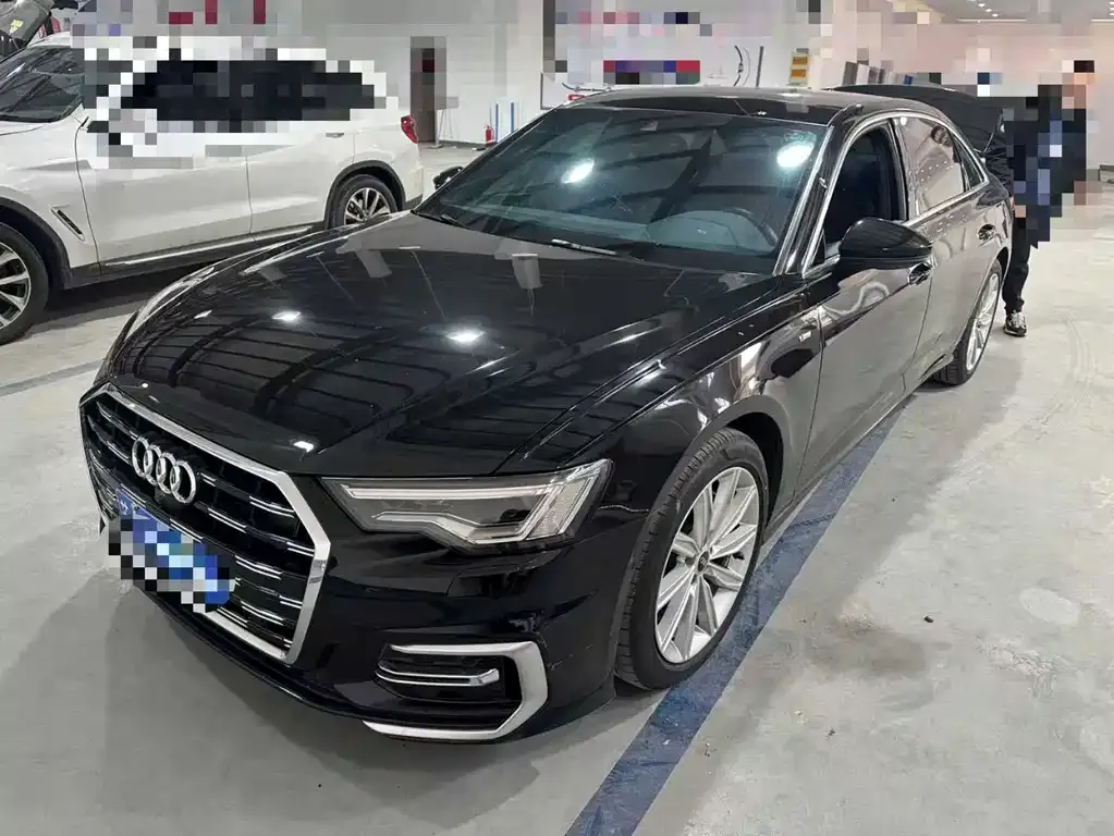 Audi A6L — фото 1