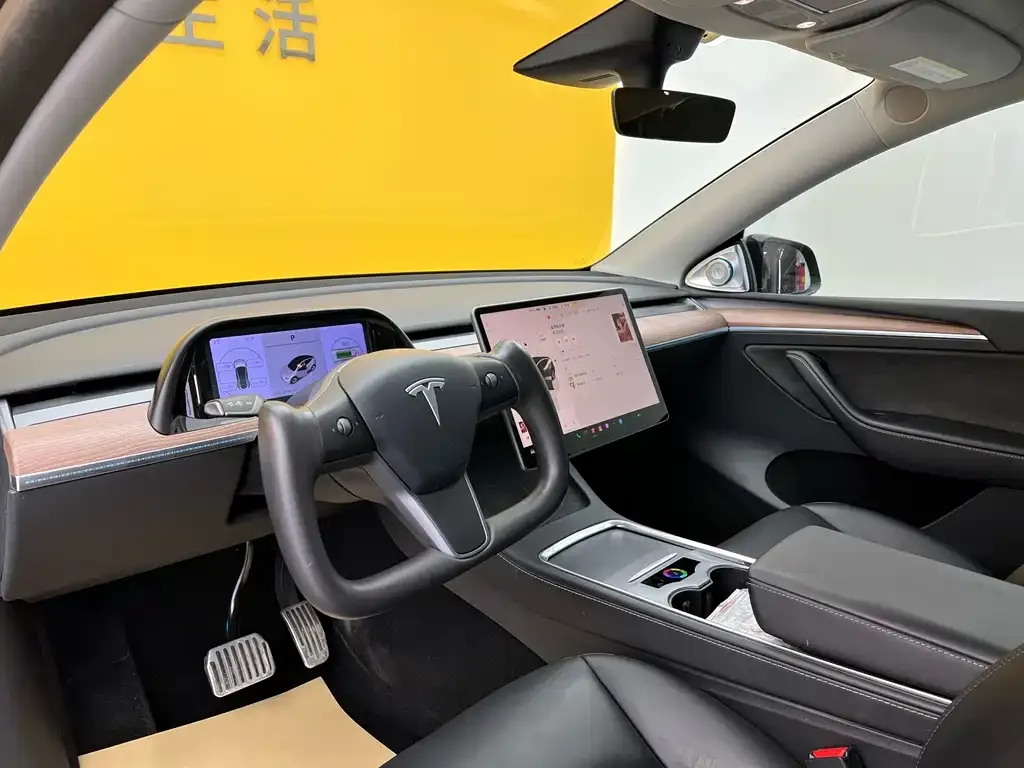 Tesla Model Y — фото 4
