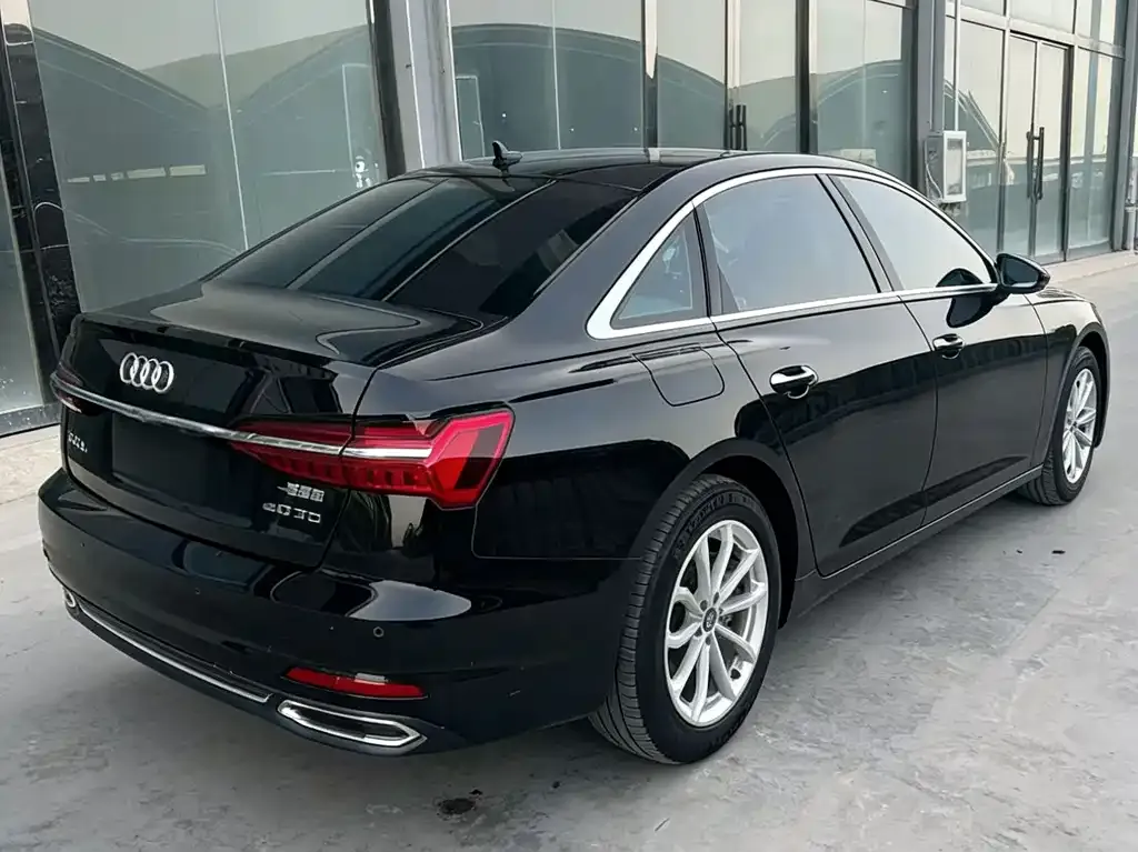 Audi A6L — фото 10