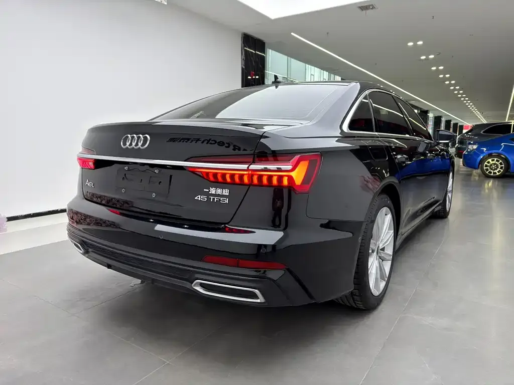 Audi A6L — фото 2