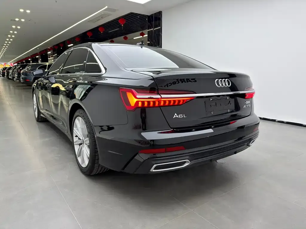 Audi A6L — фото 7
