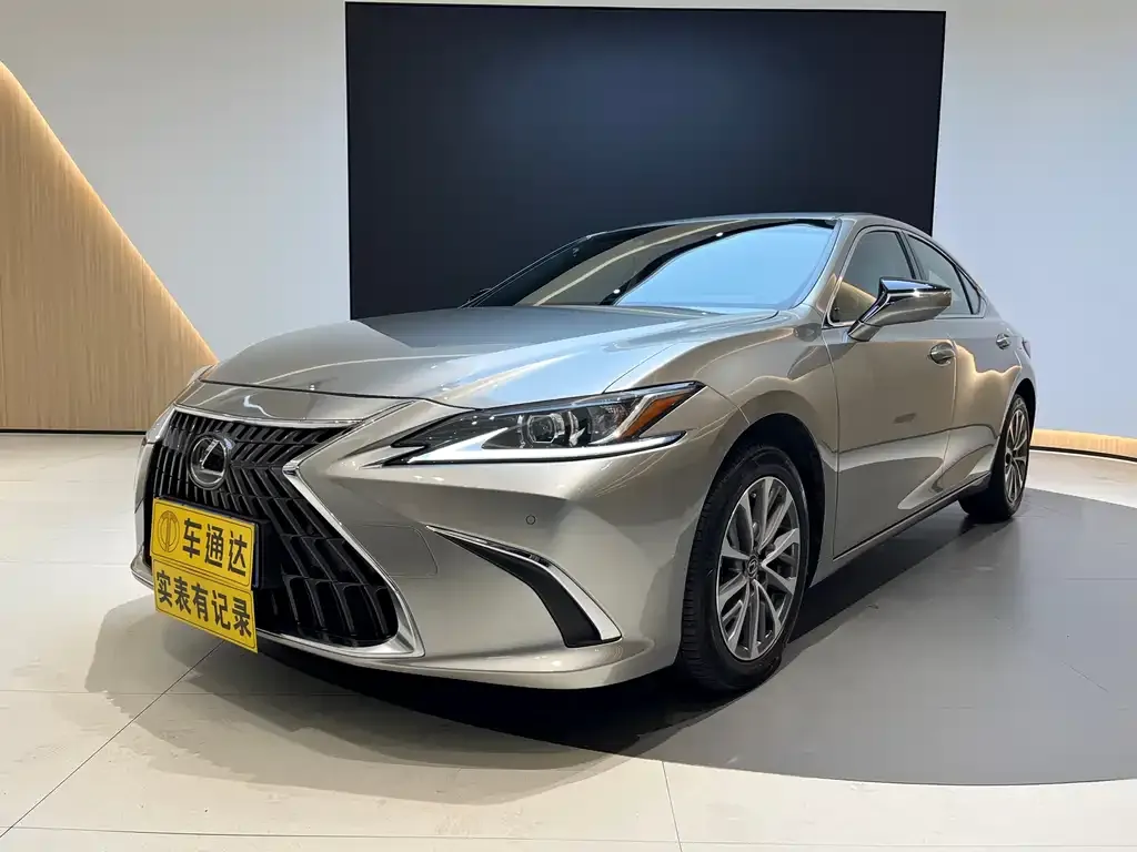 Lexus ES — фото 3