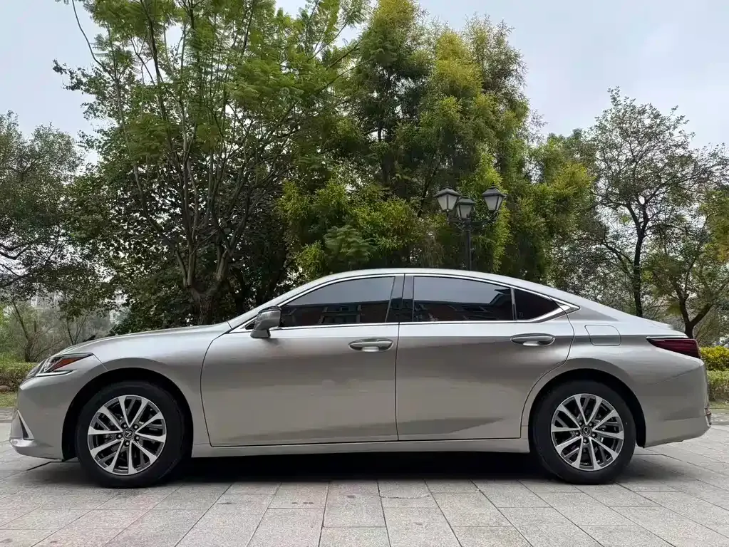 Lexus ES 2024 из CN, фото 9