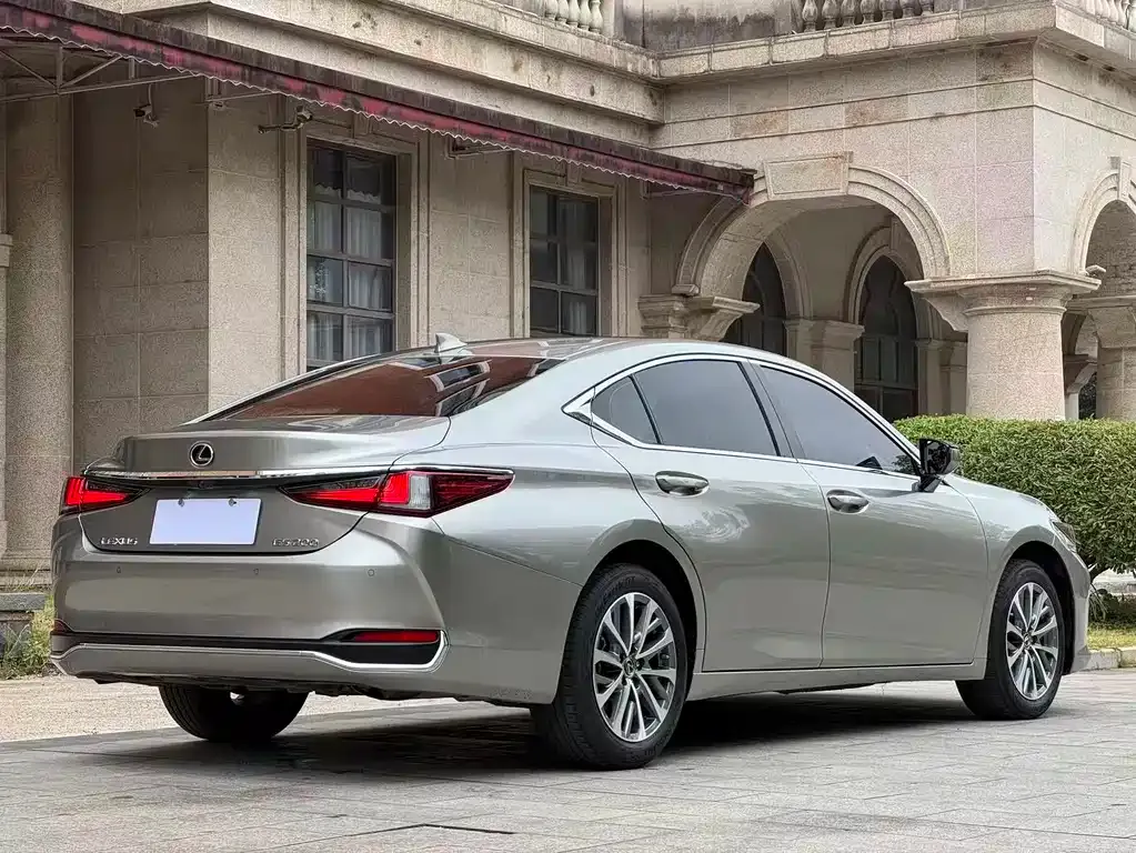 Lexus ES 2024 из CN, фото 8