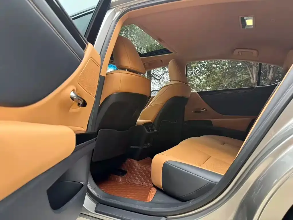 Lexus ES 2024 из CN, фото 2