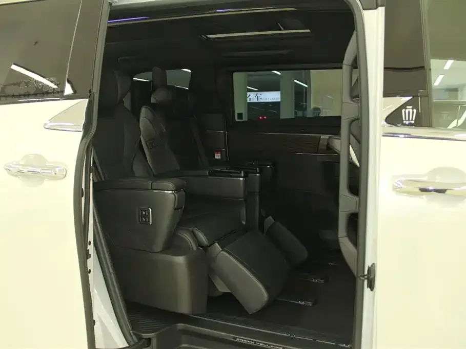 Toyota Vellfire 2025 из CN, фото 5