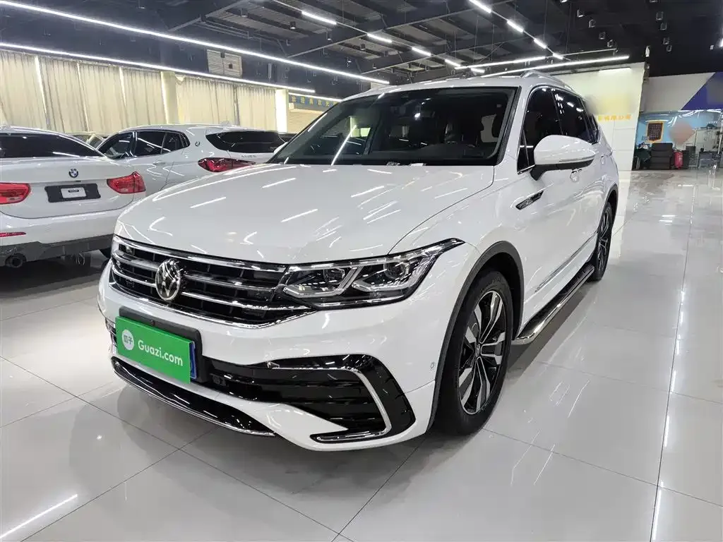 Volkswagen Tiguan L — фото 2