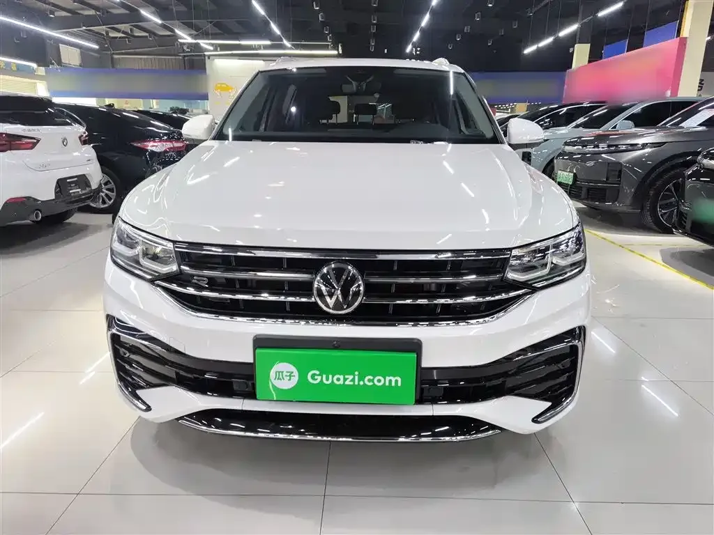 Volkswagen Tiguan L — фото 3
