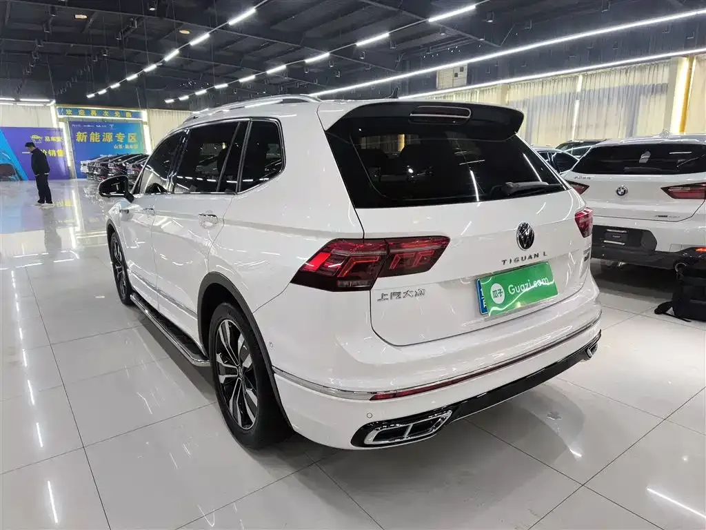 Volkswagen Tiguan L — фото 9
