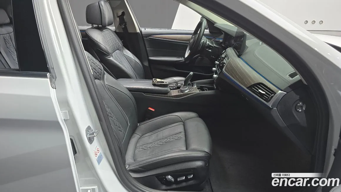 BMW 5-Series 2022 из KR, фото 10