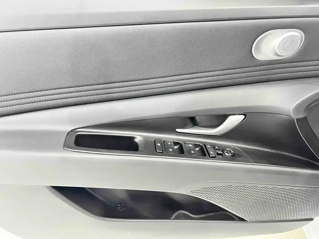 Hyundai Elantra 2023 из CN, фото 9