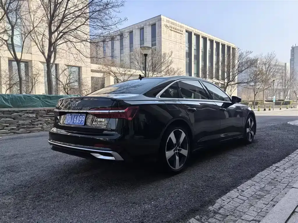 Audi A6L 2023 из CN, фото 4