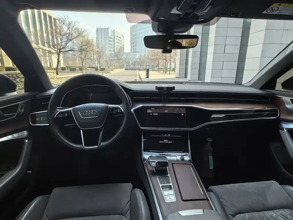 Audi A6L 2023 из CN, фото 6