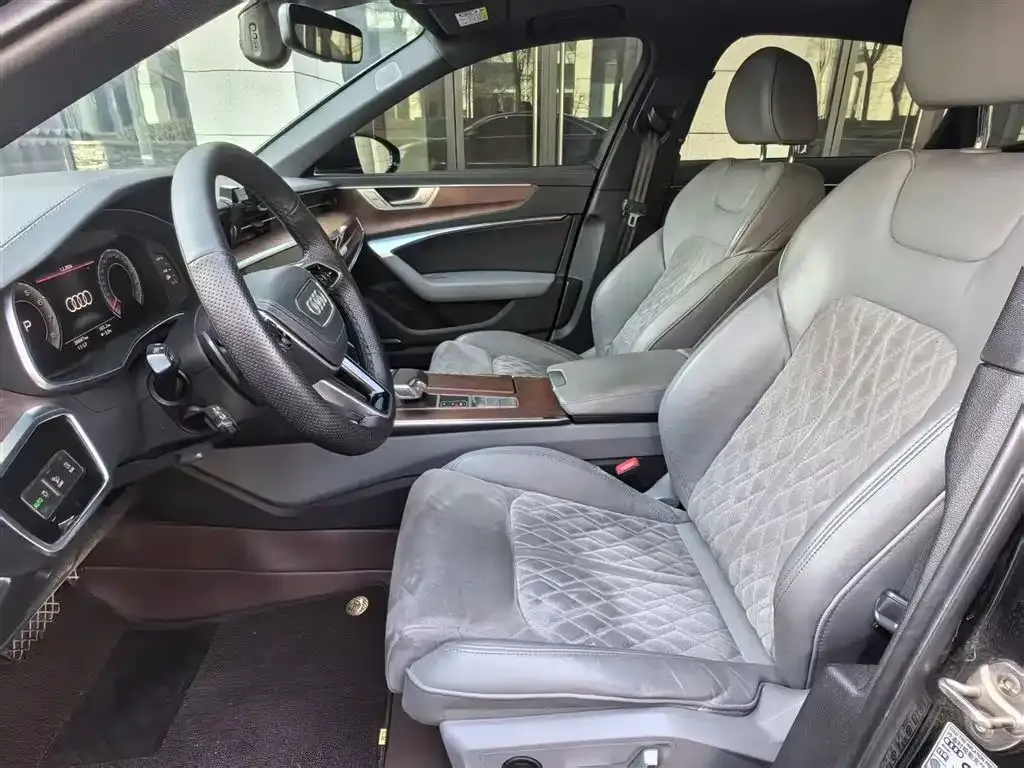 Audi A6L 2023 из CN, фото 3