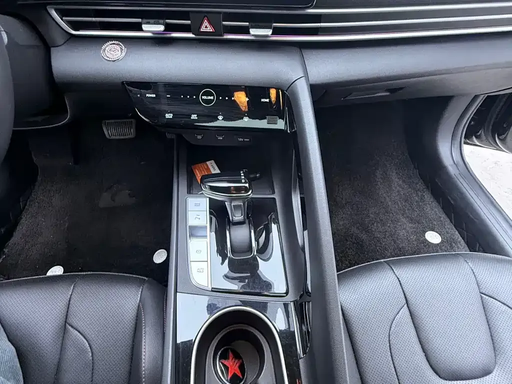 Hyundai Elantra 2022 из CN, фото 10