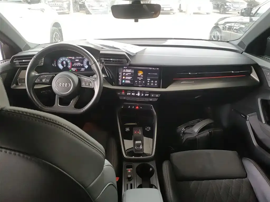 Audi A3 2024 из CN, фото 2
