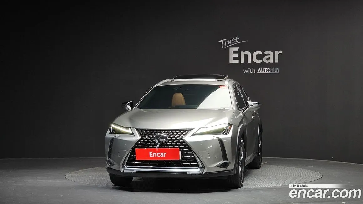 Lexus UX — фото 4
