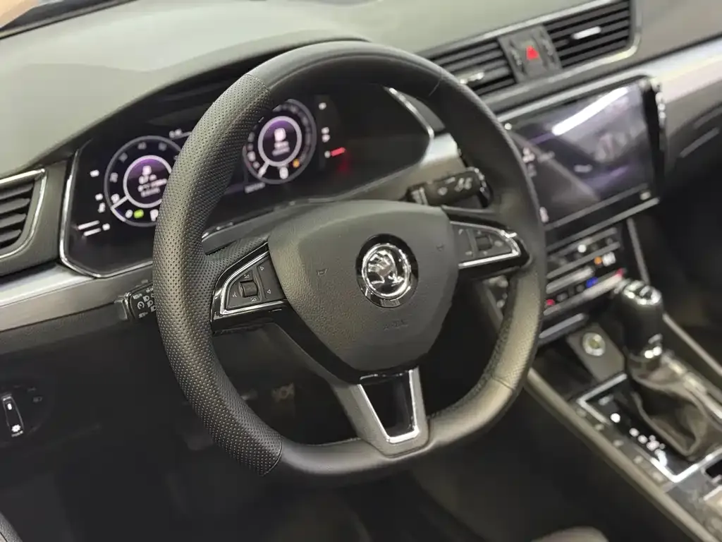 Skoda Superb 2025 из CN, фото 3