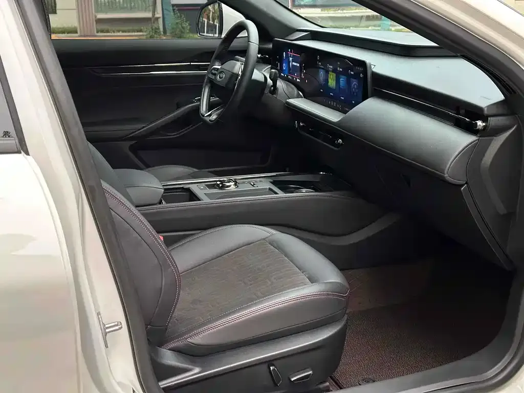 Ford Mondeo 2024 из CN, фото 4