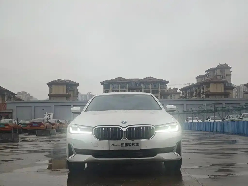 BMW 5 Series — фото 10