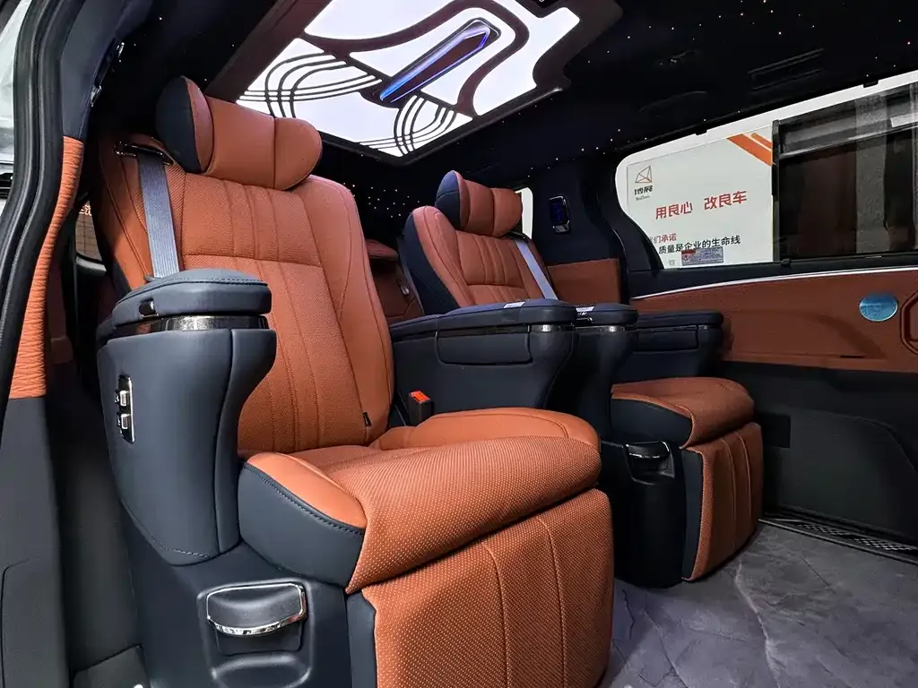 Toyota Granvia 2024 из CN, фото 3