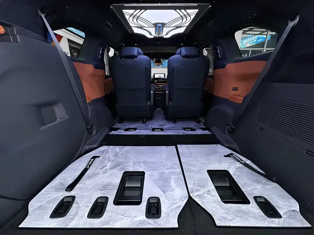 Toyota Granvia 2024 из CN, фото 9
