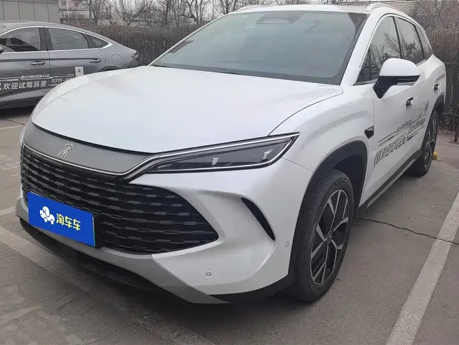 BYD L DM-i — фото 1