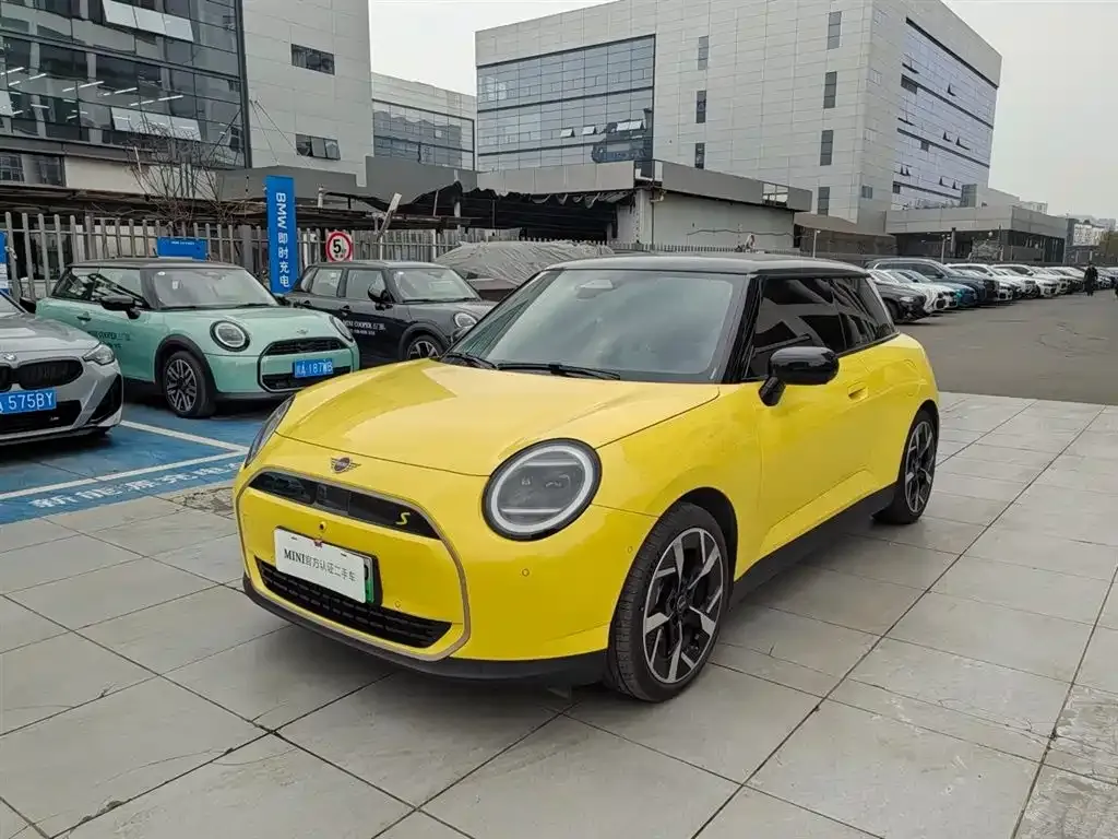 MINI Cooper EV 2024 из CN, фото 1