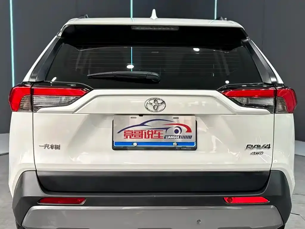Toyota RAV4 2021 из CN, фото 8