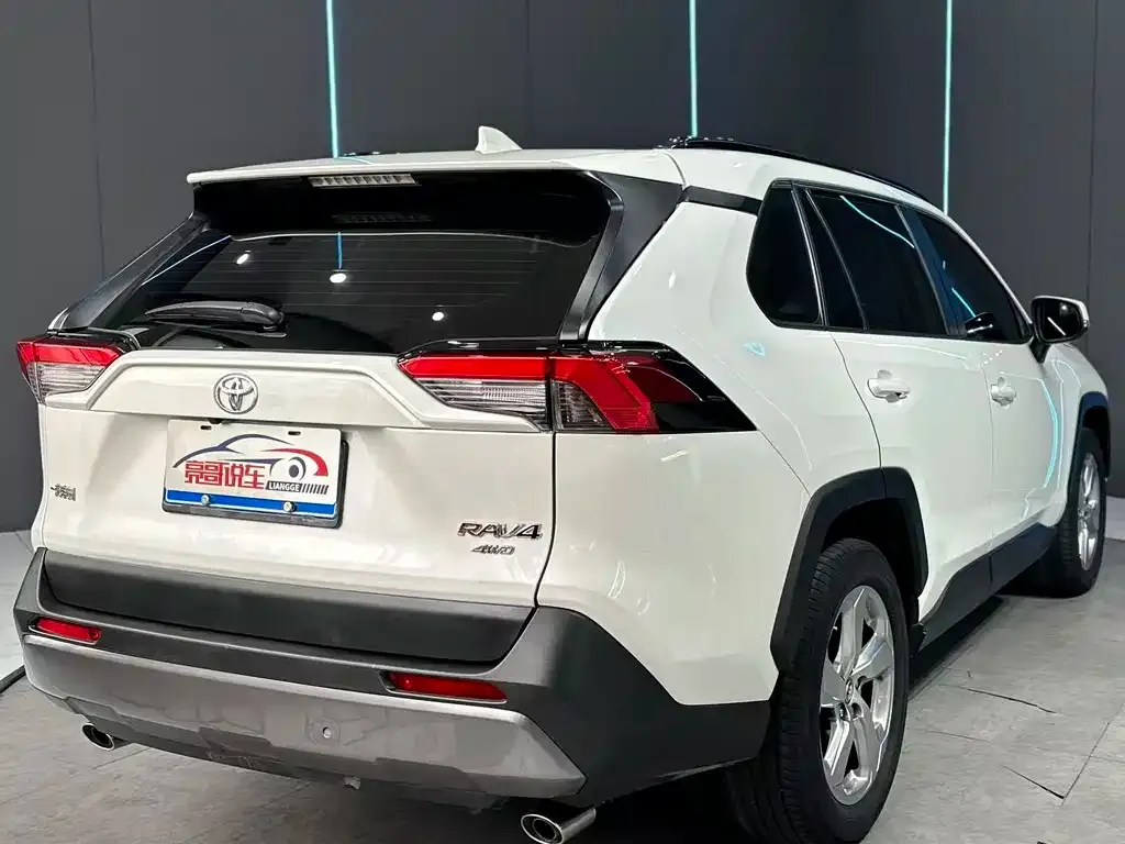 Toyota RAV4 2021 из CN, фото 2
