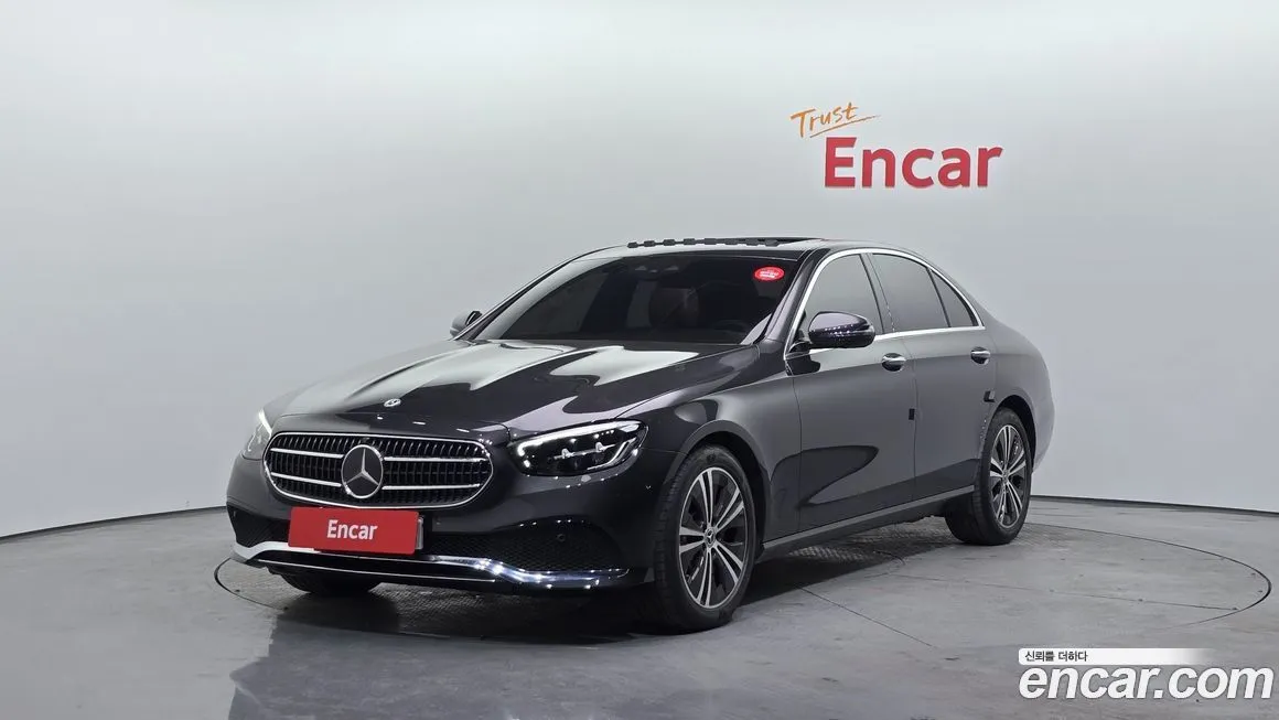 Mercedes-Benz E-Class — фото 1