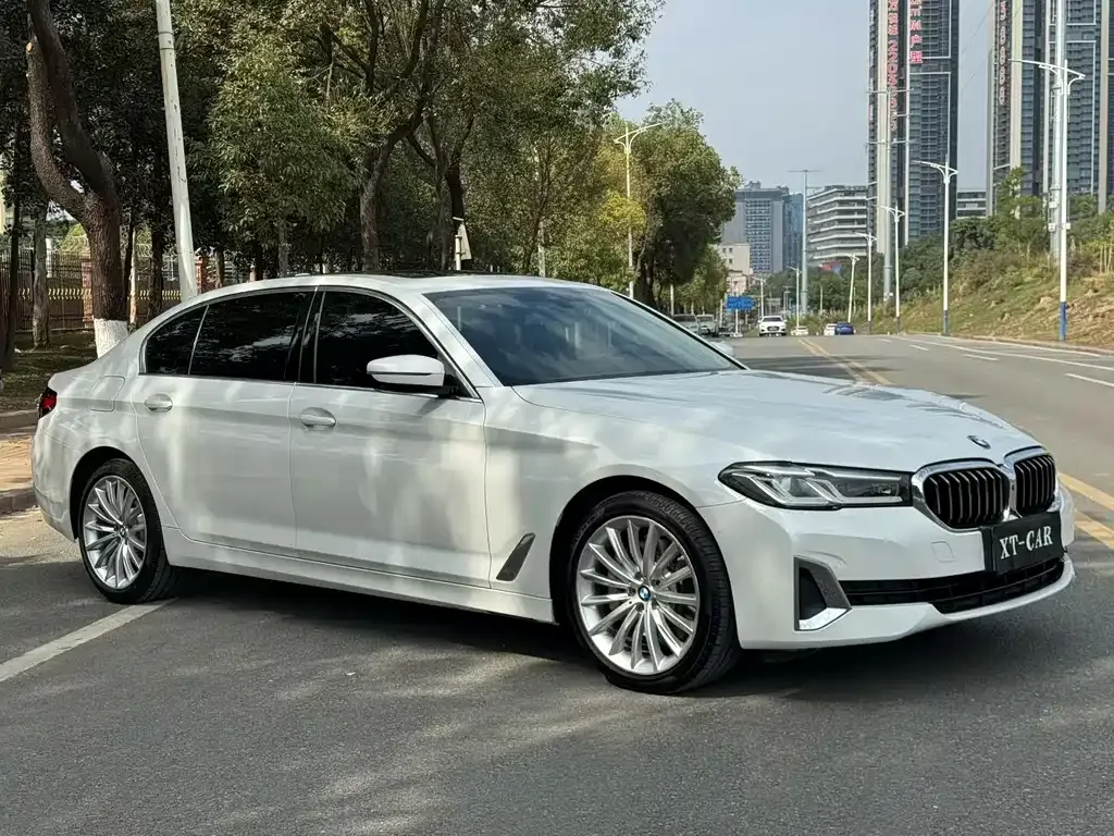 BMW 5 Series — фото 5
