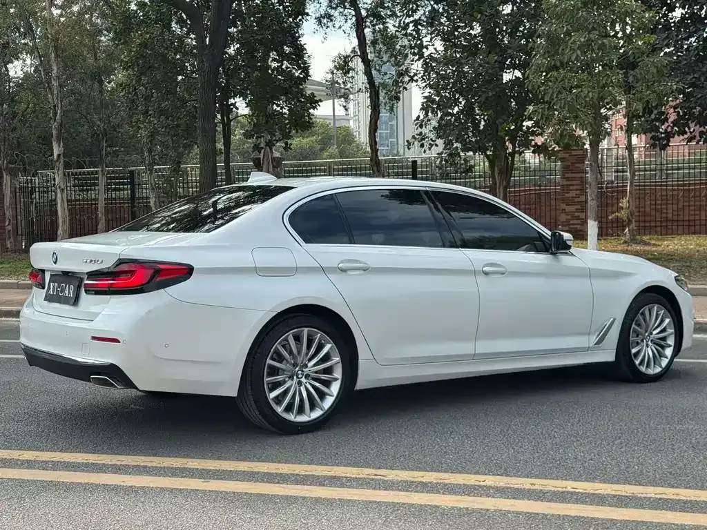 BMW 5 Series — фото 6