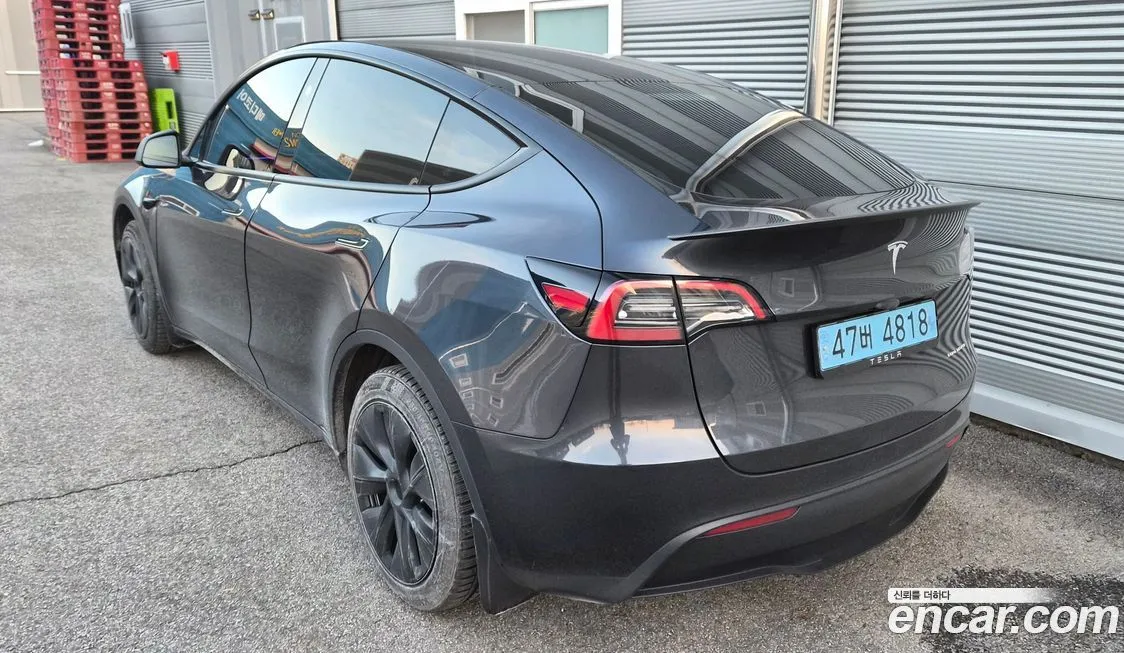 Tesla Model Y — фото 9