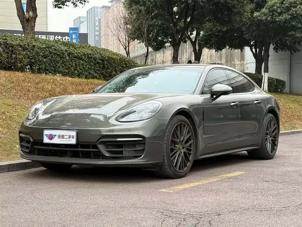 Porsche Panamera — фото 1