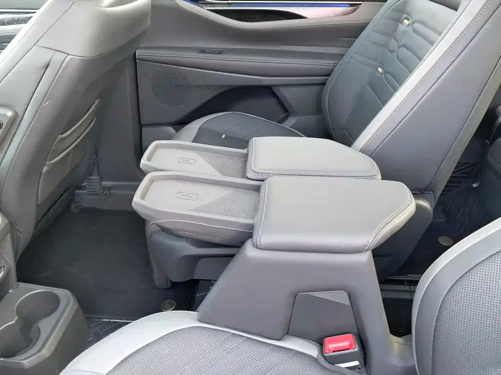 Ford Edge 2024 из CN, фото 8