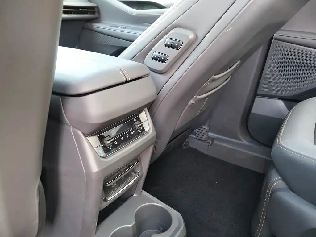 Ford Edge 2024 из CN, фото 3