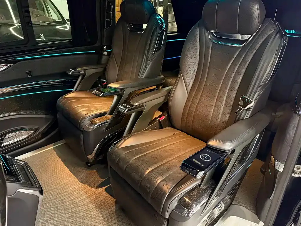 Mercedes-Benz V-Class 2023 из CN, фото 3