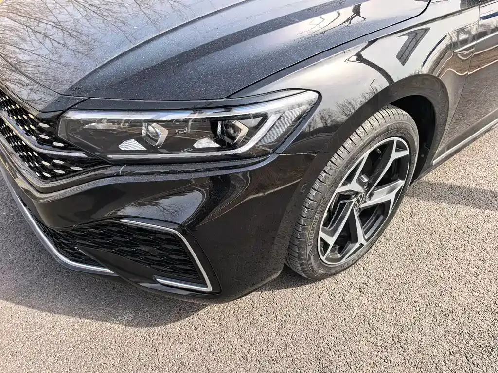 Volkswagen Passat 2024 из CN, фото 10