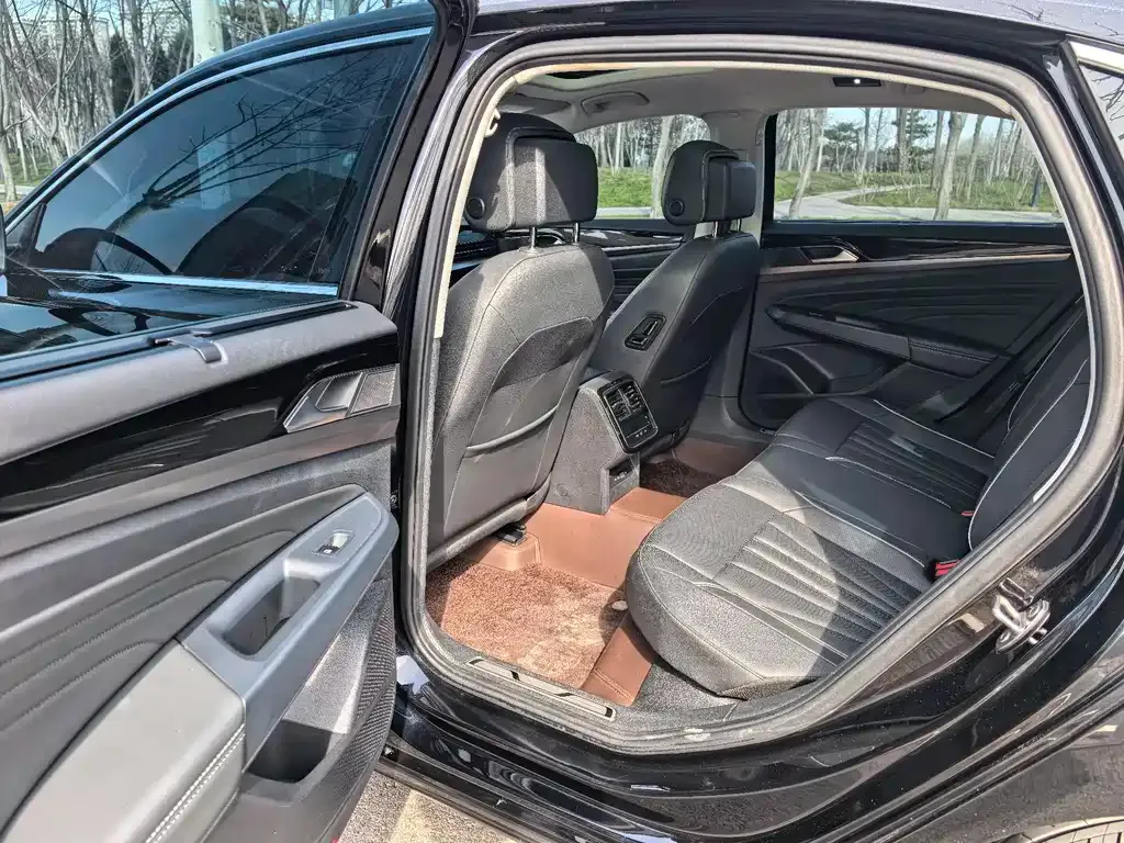 Volkswagen Passat 2024 из CN, фото 7