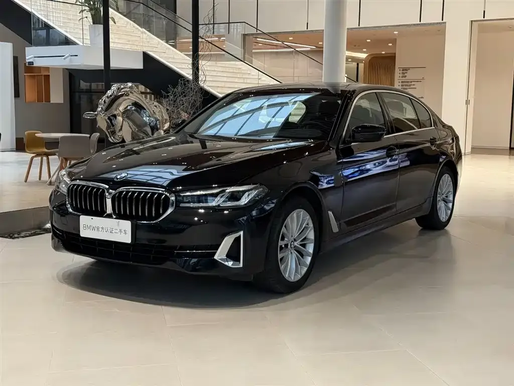 BMW 5 Series — фото 1