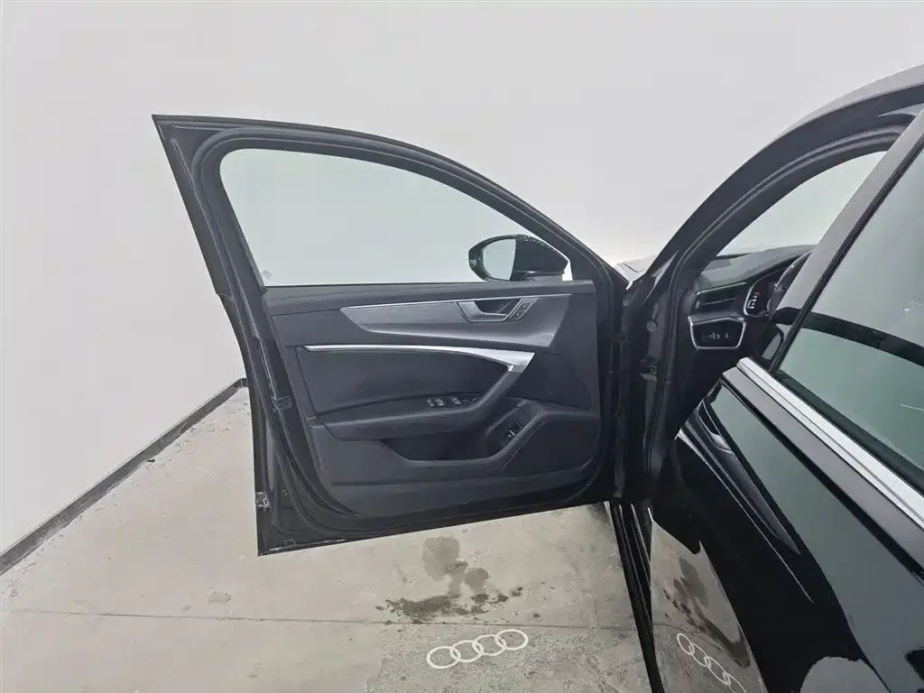 Audi A6L 2023 из CN, фото 7