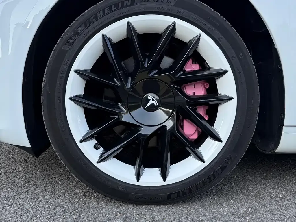 Tesla Model 3 — фото 5