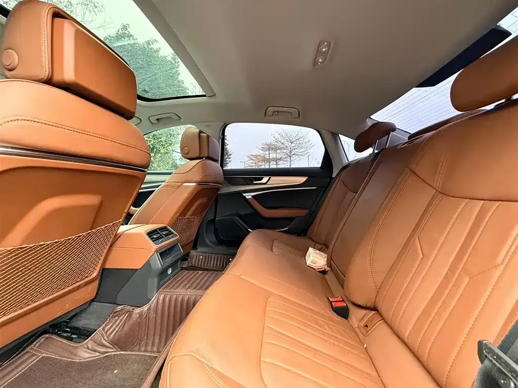 Audi A6L 2022 из CN, фото 3