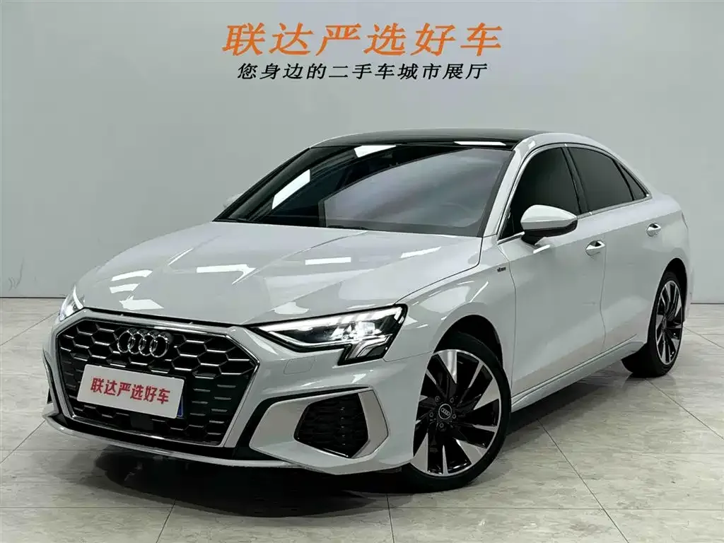 Audi A3 2023 из CN, фото 1