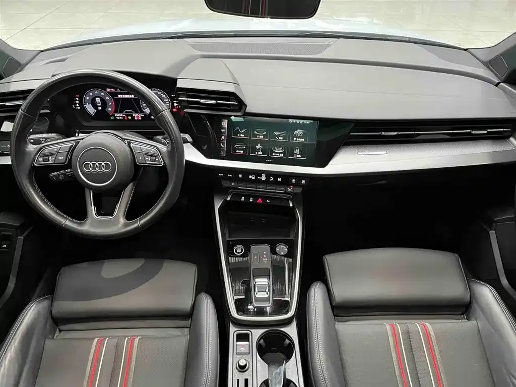 Audi A3 2023 из CN, фото 10
