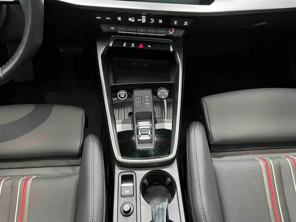 Audi A3 2023 из CN, фото 8